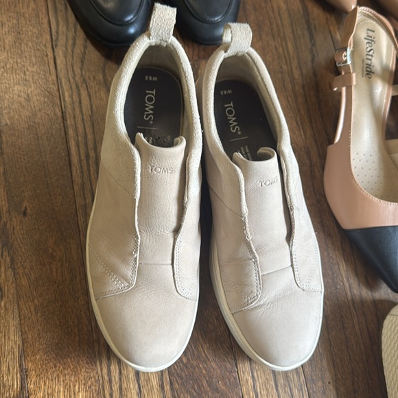 5 Pairs of Shoes Size 8.5 Women’s - Picture 4 of 6